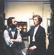 Fr&auml;ulein Fritsche (Karin Gregorek) w&auml;re gern mehr f&uuml;r Arnold (Uwe Kockisch) als nur eine Kollegin bei den Orion-Lichtspielen.