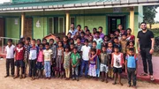 Meine fremde Heimat &ndash; Spezial: Sri Lanka Heimat auf dem Teller Yathu Vakeesan und Jee Gnanasegaram besuchten auf ihrer Reise eine Schule.