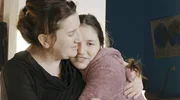 Zhana verspricht ihrer Tochter, immer f&uuml;r sie da zu sein.