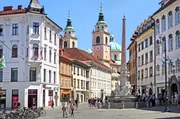 Rathausplatz Mestni Trg.