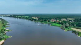 Die Elbe bei D&ouml;mitz.