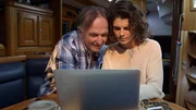 Werner (Michael Lerchenberg) versteht sich immer besser mit Mila (J&ouml;rdis Richter).