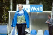 Stephan (Stephan Grossmann) verfolgt das Spielgeschehen