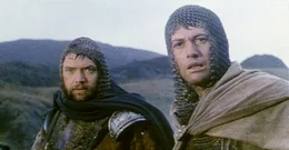 V&ouml;llig ersch&ouml;pft, aber siegreich, kehren die Anf&uuml;hrer des k&ouml;niglichen Heeres, Macbeth (Jon Finch, r.) und Banquo (Martin Shaw), aus der Schlacht gegen Norwegen heim nach Schottland.