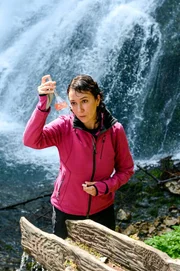 Clara Lang (Ursula Strauss)