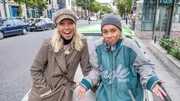 Mit dem Trabi begeben sich Lisa und Lena auf eine spannende Entdeckungstour Mit dem Trabi begeben sich Lisa und Lena auf eine spannende Entdeckungstour