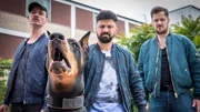 Die Kampfhundebesitzer mit ihrem Sch&uuml;tzling Bobo