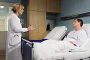 Als Jenne Derbeck (Patrick Kalupa) aufwacht, hat er mehr Interesse an seiner behandelnden &Auml;rztin Dr. Lea Peters (Anja Nejarri) als an seinem Gesundheitszustand. Lea ist das sichtlich unangenehm und versichert ihm, dass seine "emotionale Verwirrung die Nachwirkung seines Unfalls sind. Doch Jenne versichert ihr, dass er an Liebe auf den ersten Blick glaubt.