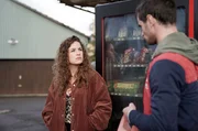 Anita (Lou Strenger) will sich nicht an ihre Vergangenheit erinnern, Paul (Aaron Hilmer) f&uuml;rchtet seine Erinnerungen. Auf der Suche nach Ablenkung treffen die beiden am Getr&auml;nkeautomat aufeinander.