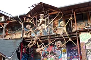 Meltelkova ist Zentrum der alternativen Kunstszene