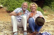 Gisela (Saskia Vester) und ihr Schwager &bdquo;Franjo&ldquo; (Siemen R&uuml;haak) verstehen sich gut.