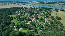 Das Dorf R&uuml;terberg an der Elbe war zu DDR-Zeiten komplett eingez&auml;unt und nur &uuml;ber ein einziges Tor und nur mit Passierschein erreichbar.
