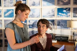 Klemens Kurz (Oliver Mommsen) mit seiner Tochter Nelli (Rieke Seja).