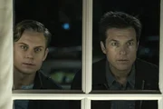 Ryan (Billy Magnussen, l.); Max (Jason Bateman, r.)