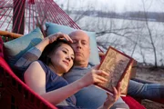 In der Zukunft findet Joe (Bruce Willis) endlich Frieden mit seiner Ehefrau Summer Qing (Qing Xu).