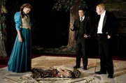 . . . Helene JOY (Julia Ogden), Yannick BISSON (William Murdoch), Thomas CRAIG (Inspecteur Brackenreid) et Squelette Réalisation : Shawn THOMPSON . . . Helene JOY (Julia Ogden), Yannick BISSON (William Murdoch), Thomas CRAIG (Inspecteur Brackenreid) et Squelette Réalisation : Shawn THOMPSON