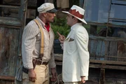 L-R: Frank Wolff (Dwayne Johnson) und McGregor Houghton (Jack Whitehall)