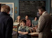 Bill Murray (Peter Venkman), Carrie Coon (Callie Spengler), Mckenna Grace (Phoebe Spengler), Paul Rudd (Gary Grooberson), Finn Wolfhard (Trevor Spengler), Ernie Hudson (Winston Zeddemore).