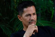 When Hawaii Supreme Court nominee Judge Rachel Park (Moon Bloodgood) is being blackmailed, she hires Magnum and Higgins to help her. Rick schl&auml;gt &Auml;nderungen zur Profitabilit&auml;tssteigerung von La Mariana vor.