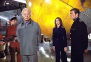 Stromberg (Curd J&uuml;rgens, l.), Anya (Barbara Bach), James Bond (Roger Moore)