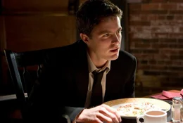 Das Bostoner Arbeiterviertel Dorchester: Die Berufswahl l&auml;sst prim&auml;r zwei M&ouml;glichkeiten zu: Gangster oder Polizist, Gejagter oder J&auml;ger. Patrick Kenzie (Casey Affleck) hat sich f&uuml;r die zweite Option entschieden. Er ist Privatdetektiv geworden und besch&auml;ftigt sich mit dem Fall einer verschwundenen Vierj&auml;hrigen ...