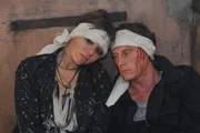 Realisieren, dass sie immer noch in der Falle sitzen: Paule (Wanda Worch, l.) und Tom (Patrick Kalupa, r.).