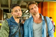 Stefan (Hendrik Duryn, r.) und sein Sch&uuml;ler Jamil (Aram Arami)