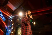 Gabriel Mair (Buonomemes) w&auml;hrend des Kabaretts "Beim Kammerhofer" (Pilotfolge) mit Walter Kammerhofer in der Hofb&uuml;hne Tegernbach in Bad Schallerbach, &Ouml;sterreich am 14. Oktober 2025.