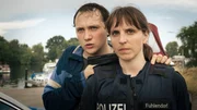 Der gewaltbereite Aktivist Robert "Robbie" Lichtenberg (Michelangelo Fortuzzi), hat Dorfpolizistin Lesly Fuhlendorf (Caroline Erikson) als Geisel genommen und will seine Freundin Nina damit frei bekommen.