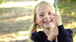 Trans gl&uuml;cklich &ndash; Nori (7) kann das Leben leben, das sie sich w&uuml;nscht.
