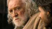 Johannes (Richard Harris, l.) diktiert seinem Schreiber Demetrius (Ian Duncan) Briefe an Gemeinden in aller Welt