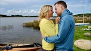 Auf Wolke Sieben: Nora und ihr Freund Max sind gl&uuml;cklich.