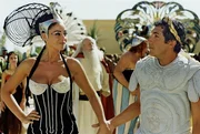Kleopatra (Monica Bellucci) hat sich auf eine Wette mit C&auml;sar (Alain Chabat) eingelassen. Sie wettet mit ihm, dass es die &Auml;gypter schaffen, innerhalb von drei Monaten einen Palast zu bauen.