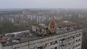 Prypjat ist heute eine verlassene Geisterstadt nahe Tschernobyl, die als gef&auml;hrlicher &bdquo;Lost Place&ldquo; stark von Pl&uuml;nderungen, Naturr&uuml;ckeroberung und Verfall gepr&auml;gt ist.