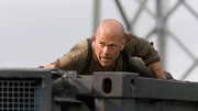 John McClane (Bruce Willis) muss er einer Bande von Cyber-Terroristen das Handwerk legen.