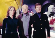 Anya (Barbara Bach), Stromberg (Curd J&uuml;rgens, M.), James Bond (Roger Moore)