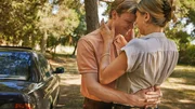 Maxima (Delfina Chaves) und Willem-Alexander (Martijn Lakemeier) scheinen glücklich, doch ihre Beziehung wird auf eine harte Probe gestellt. Maxima (Delfina Chaves) und Willem-Alexander (Martijn Lakemeier) scheinen glücklich, doch ihre Beziehung wird auf eine harte Probe gestellt.