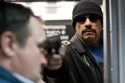 Der skrupellose Gangster Ryder (John Travolta) entf&uuml;hrt zusammen mit seinen Komplizen die U-Bahn Pelham 123. Er nimmt viele Fahrg&auml;sten als Geisel - und fordert f&uuml;r deren Leben zehn Millionen Dollar, zahlbar innerhalb von nur einer Stunde ...