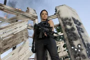 Rain (Michelle Rodriguez) ist ein ziemlich "toughes M&auml;dchen", dass sich nicht in Bockshorn jagen l&auml;sst ...