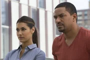 Wer hat den jungen Million&auml;r Zac ermordet? Meredith (Janina Gavankar, l.) und Billy (Laz Alonso, r.) versuchen, dies herauszufinden ...