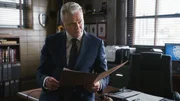 Gregson (Aidan Quinn) sieht verzweifelt mit an, wie sein Team mit ihrem schwersten Fall zu k&auml;mpfen haben ...