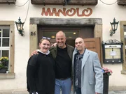 Um ihr mexikanisches Restaurant "Manolo" und damit ihre Existenz zu retten, hoffen Christopher (r.) und seine Frau Irina (l.) auf die Hilfe von Frank Rosin (M.) ...