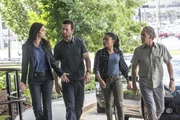 M&uuml;ssen den oder die Heckensch&uuml;tzen fassen, bevor er weiter auf Massenveranstaltungen morden kann: (v.l.n.r.) FBI Agent Gregorio (Vanessa Ferlito) und das NCIS New Orleans-Team LaSalle (Lucas Black), Percy (Shalita Grant) und Pride (Scott Bakula).