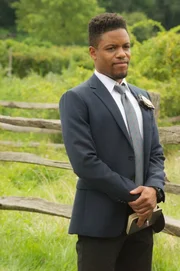 Auch Detective Marcus Bell (Jon Michael Hill) zeigt vollen Einsatz, um Watson und Sherlock bei den Ermittlungen zu helfen ...