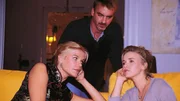 Martin (Christoph M. Ohrt) steht zwischen zwei Frauen. Nicht wirklich, denn seine Frau Christiane (Tina Ruland) liebt nur Anna (Gesche Tebbenhoff) und nicht mehr ihn.