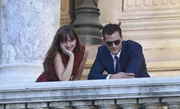 Christian Grey (Jamie Dornan, r.), Anastasia Steele (Dakota Johnson, l.)