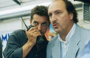 L - R: Fr&eacute;d&eacute;ric Diefenthal als &Eacute;milien Coutant-Kerbalec, Bernard Farcy als Commissaire Gibert