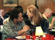 Warrick (Gary Dourdan) wird des zweifachen Mordes beschuldigt - die Beweise sind eindeutig. Doch Catherine (Marg Helgenberger) und die anderen CSI-Kollegen glauben an seine Unschuld und machen ihm Hoffnung, den wahren Schuldigen zu finden...