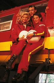 Dr. Kollmann (Anja Freese, l.), Ralf Staller (Wolfgang Krewe) und Biggi Schwerin (Sabine Petzl)