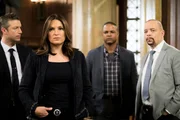 V.l.: Dominick "Sonny" Carisi (Peter Scanavino), Lieutenant Olivia Benson (Mariska Hargitay), Ken Randall (Ernest Waddell), Detective Odafin "Fin" Tutuola (Ice-T).